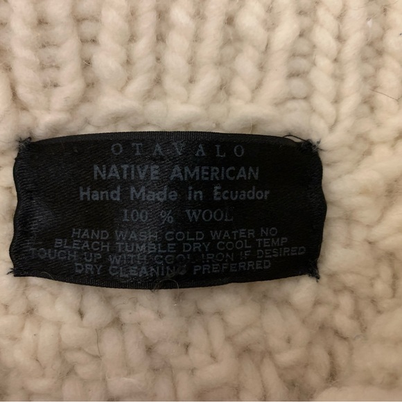 Vintage Otavalo Made in Ecuador 100% Wool Cable Knit Sweater - Picture 3 of 3